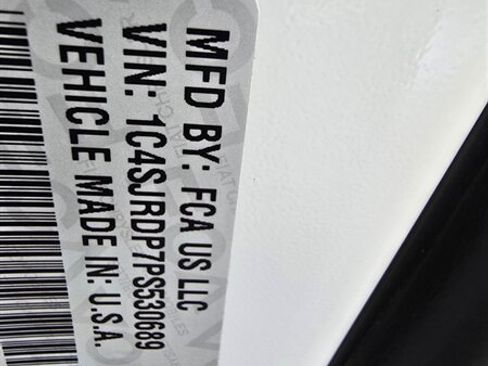 Used 2023 Jeep Wagoneer L Series III RWD image 46