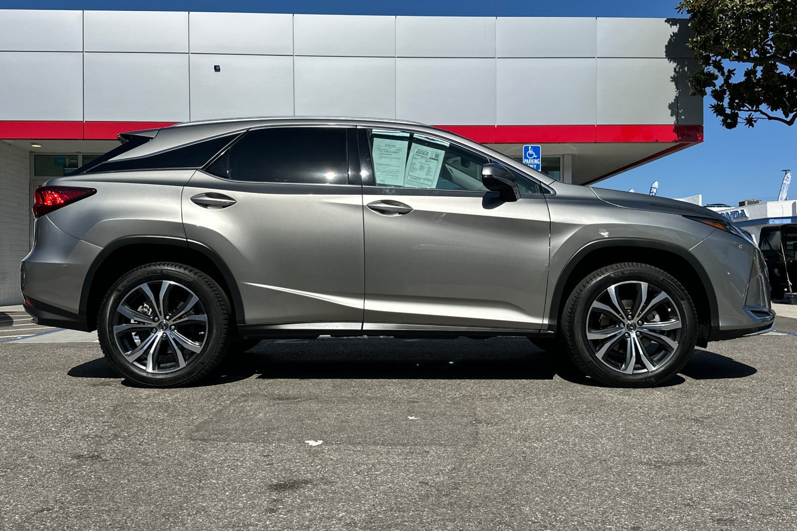 Used 2022 Lexus RX 350 FWD w/ Premium Package image 3