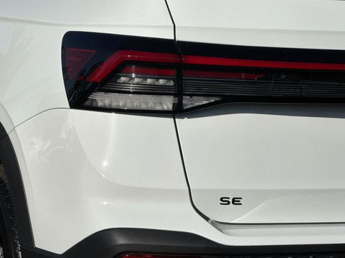 New 2026 Volkswagen Taos SE FWD image 25