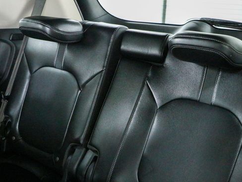 Used 2023 Honda Pilot EX-L image 25