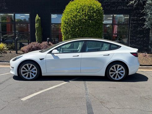Used 2022 Tesla Model 3 Long Range AWD/4WD image 9