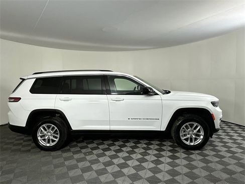 Certified 2023 Jeep Grand Cherokee L Laredo image 4