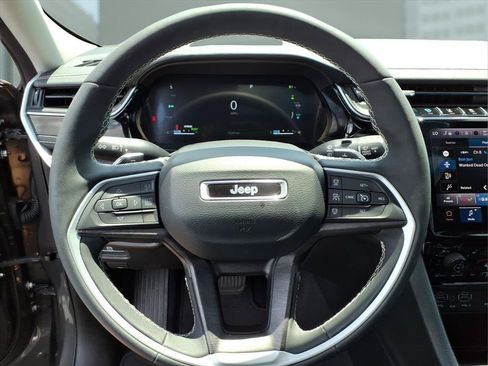 Used 2022 Jeep Grand Cherokee Limited 4xe AWD/4WD image 9