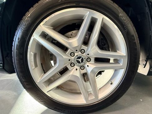 Used 2013 Mercedes-Benz GL 550 4MATIC w/ On/Off-Road Pkg image 32