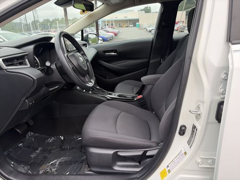 Used 2020 Toyota Corolla LE FWD image 19