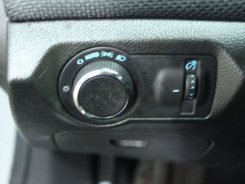 Used 2015 Chevrolet Cruze LT image 12