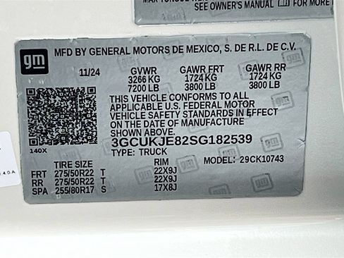 Used 2025 Chevrolet Silverado 1500 High Country w/ Technology Package AWD/4WD image 33