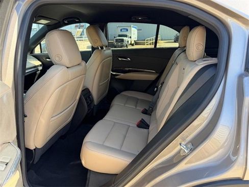 Used 2024 Cadillac XT4 Premium Luxury image 8