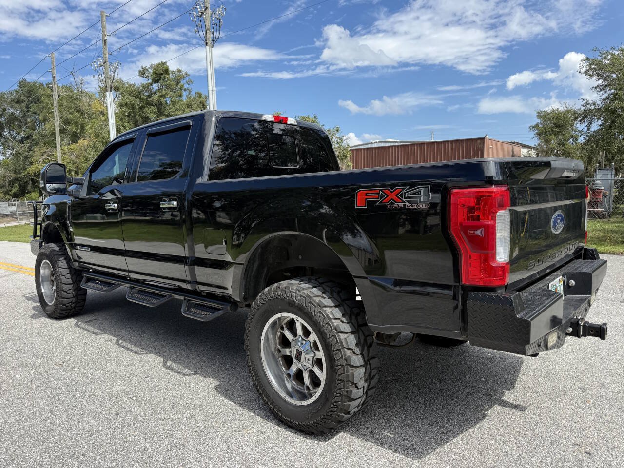 Used 2017 Ford F250 XLT w/ XLT Premium Package AWD/4WD image 5