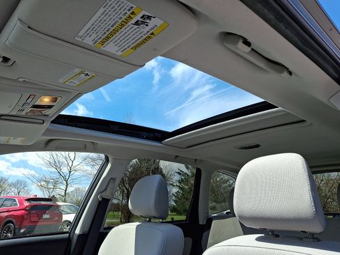 Used 2017 Subaru Forester 2.5i Premium w/ All-Weather Package image 14