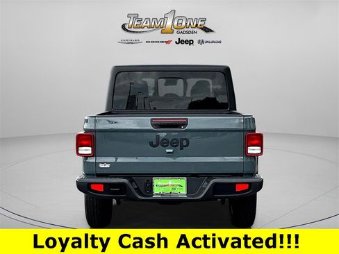 New 2025 Jeep Gladiator Sport image 5