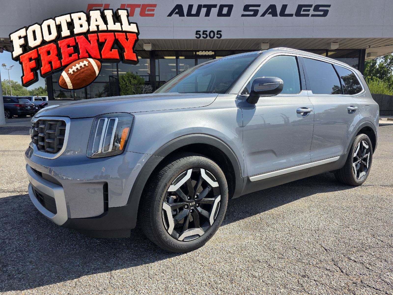 Used 2023 Kia Telluride S w/ S Sunroof Package FWD image 1