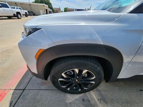 Used 2023 Chevrolet TrailBlazer LT w/ Convenience Package FWD image 7