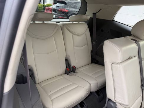 Used 2020 Cadillac XT6 Premium Luxury FWD image 17
