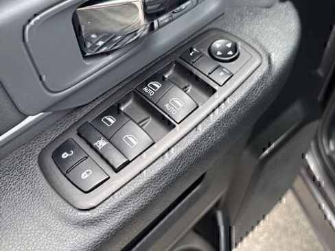 Certified 2024 RAM 1500 Classic SLT AWD/4WD image 17