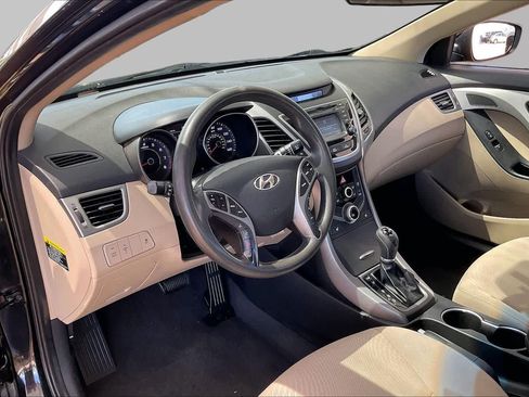Used 2014 Hyundai Elantra SE w/ Option Group 02 FWD image 17