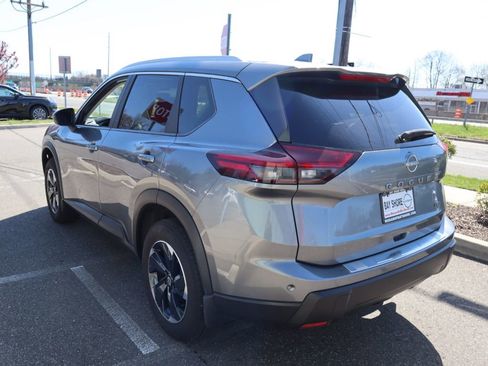 Certified 2025 Nissan Rogue SV w/ SV Premium Package AWD/4WD image 7