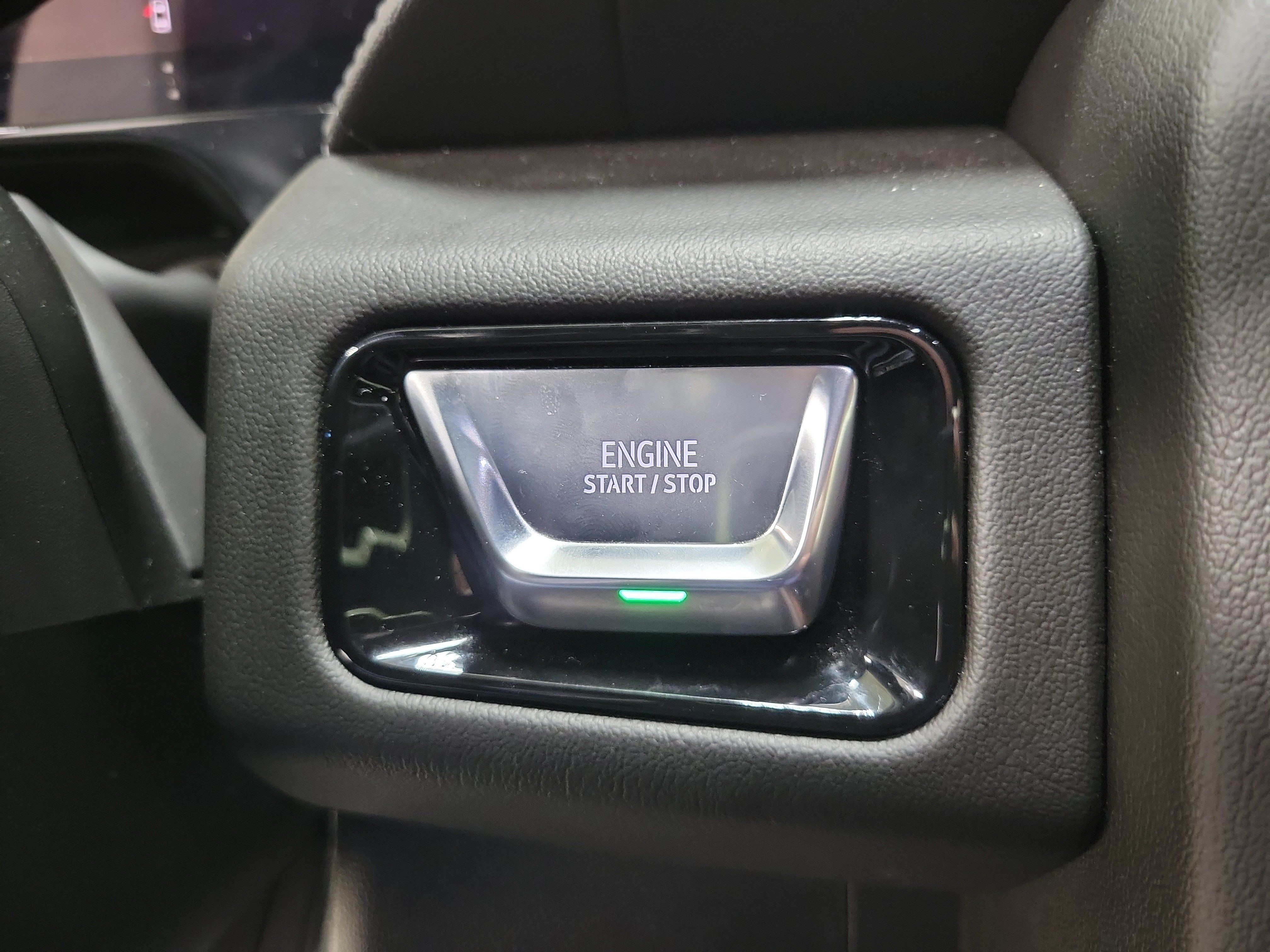 Used 2026 GMC Yukon Denali w/ Sun & Power Step Package AWD/4WD image 30