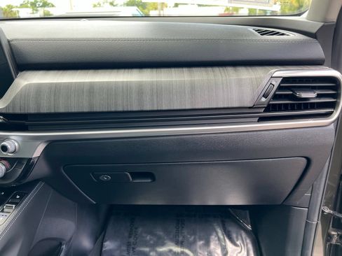 Used 2025 Kia Telluride EX w/ EX Captain's Chair Package FWD image 68