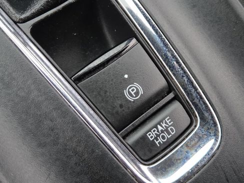 Used 2019 Honda HR-V Sport image 6