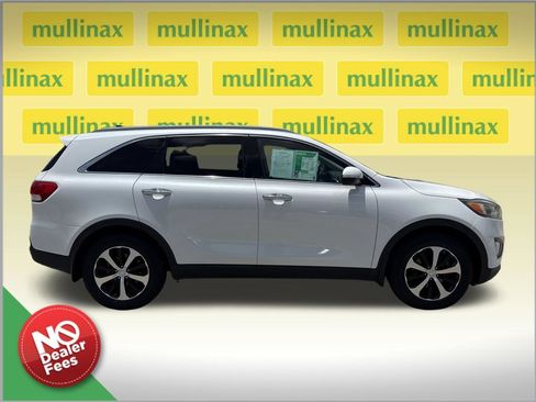 Used 2016 Kia Sorento EX FWD image 2
