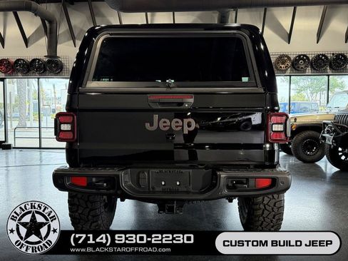 Used 2022 Jeep Gladiator Rubicon w/ LED Lighting Group AWD/4WD image 18
