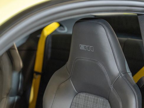 Certified 2025 Porsche 911 Carrera T RWD image 26