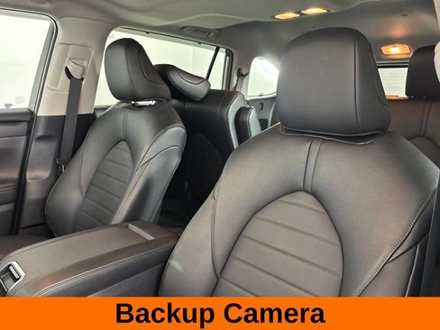 Used 2024 Toyota Highlander XLE AWD/4WD image 14