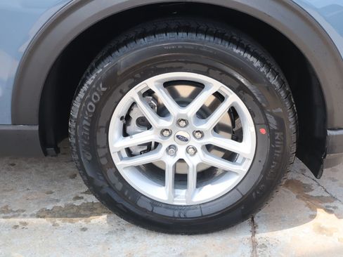 New 2026 Ford Explorer Active RWD image 18