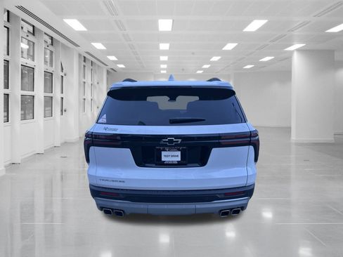 New 2025 Chevrolet Traverse LT w/ Driver Confidence Package image 6