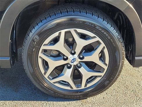 Used 2023 Subaru Forester Premium image 18