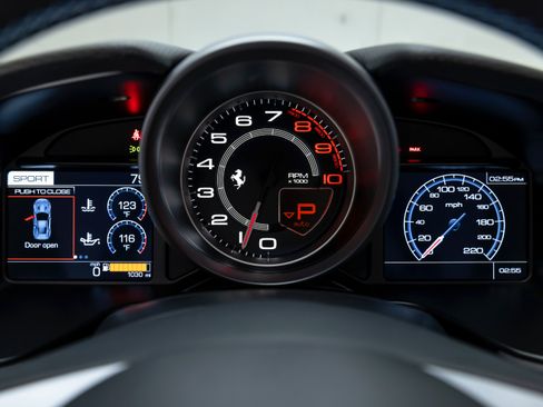 Certified 2020 Ferrari Portofino RWD image 89