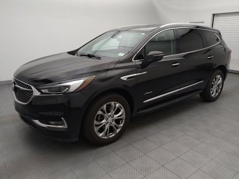 Used 2020 Buick Enclave Avenir w/ Avenir Technology Package FWD image 2