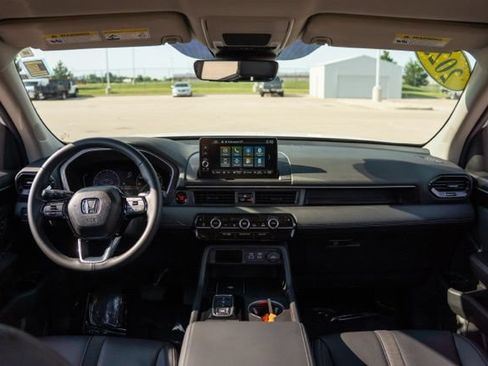 Used 2025 Honda Pilot EX-L image 14