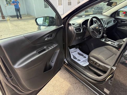 Used 2018 Chevrolet Equinox LT AWD/4WD image 16