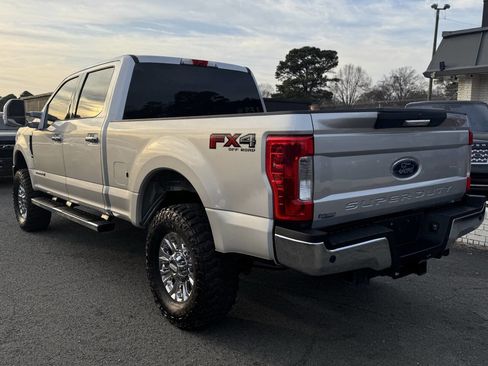 Used 2018 Ford F250 XLT w/ XLT Premium Package image 7