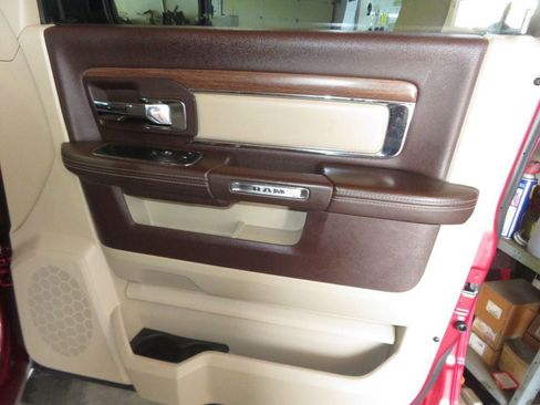 Used 2014 RAM 1500 Laramie w/ Convenience Group image 33