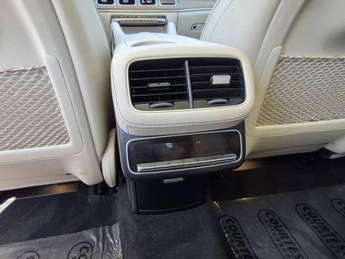 Used 2023 Mercedes-Benz GLS 450 4MATIC image 17