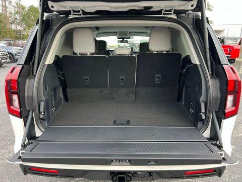 New 2026 Ford Expedition Active image 18