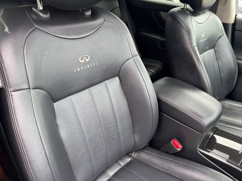 Used 2014 INFINITI QX70 AWD w/ Premium Package image 11