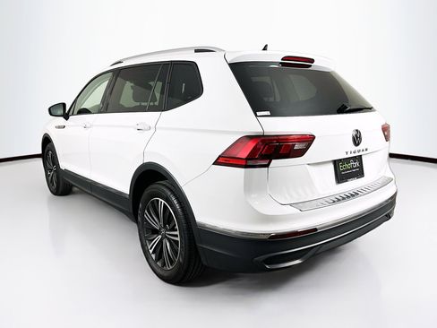 Used 2024 Volkswagen Tiguan SE image 5