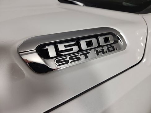 New 2025 RAM 1500 Limited AWD/4WD image 11