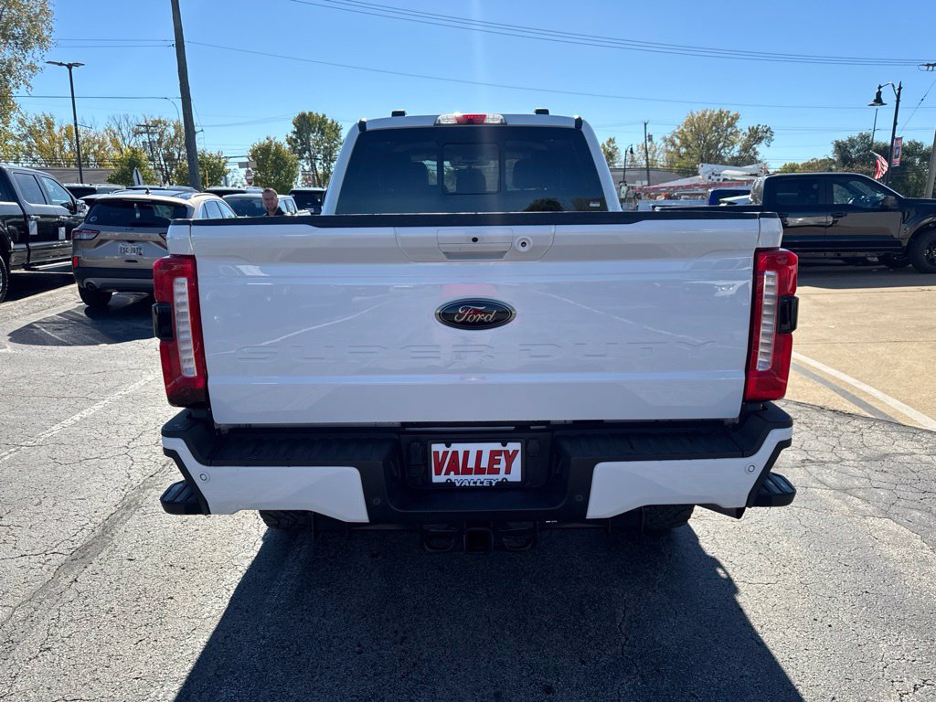 Certified 2025 Ford F250 4x4 Crew Cab Super Duty image 5