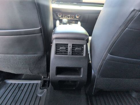 Used 2024 Mitsubishi Outlander SE FWD image 33