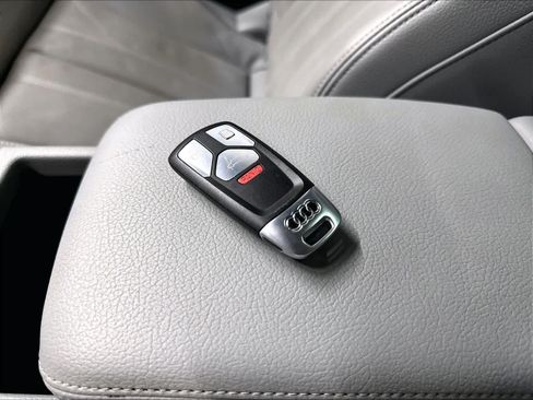 Used 2018 Audi A4 2.0T allroad Premium Plus AWD/4WD image 12