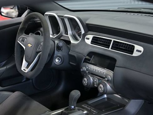 Used 2015 Chevrolet Camaro Z/28 RWD image 40