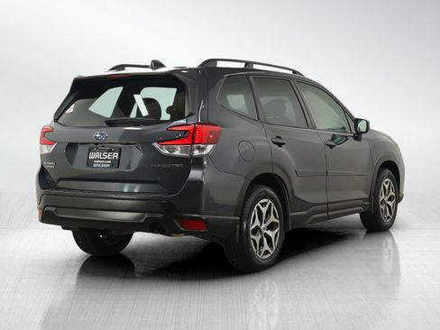 Used 2020 Subaru Forester Premium AWD/4WD image 5