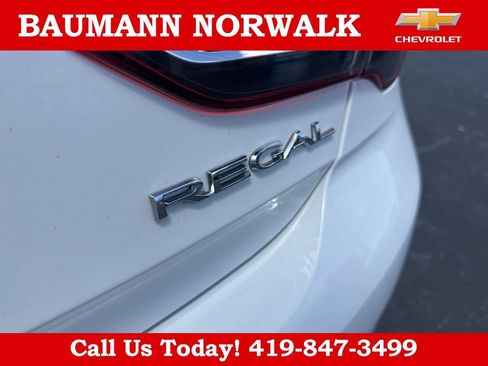 Used 2018 Buick Regal Preferred FWD image 33