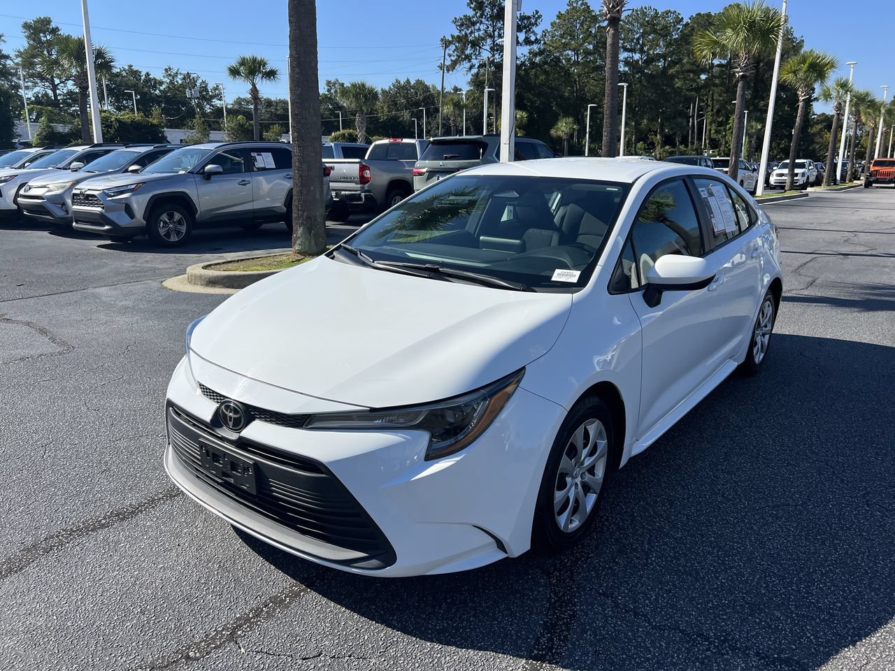 Used 2024 Toyota Corolla LE FWD image 5