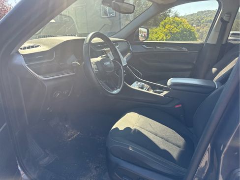 Used 2022 Jeep Grand Cherokee L Laredo w/ Luxury Tech Group I AWD/4WD image 10